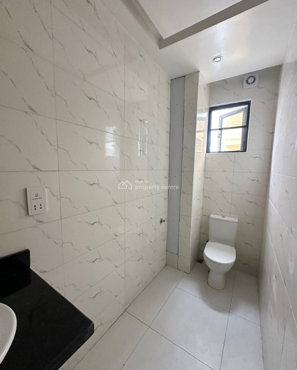 Luxury 2 Bedroom Apartment, Lekki Phase 1, Lekki, Lagos, Block of Flats for Sale