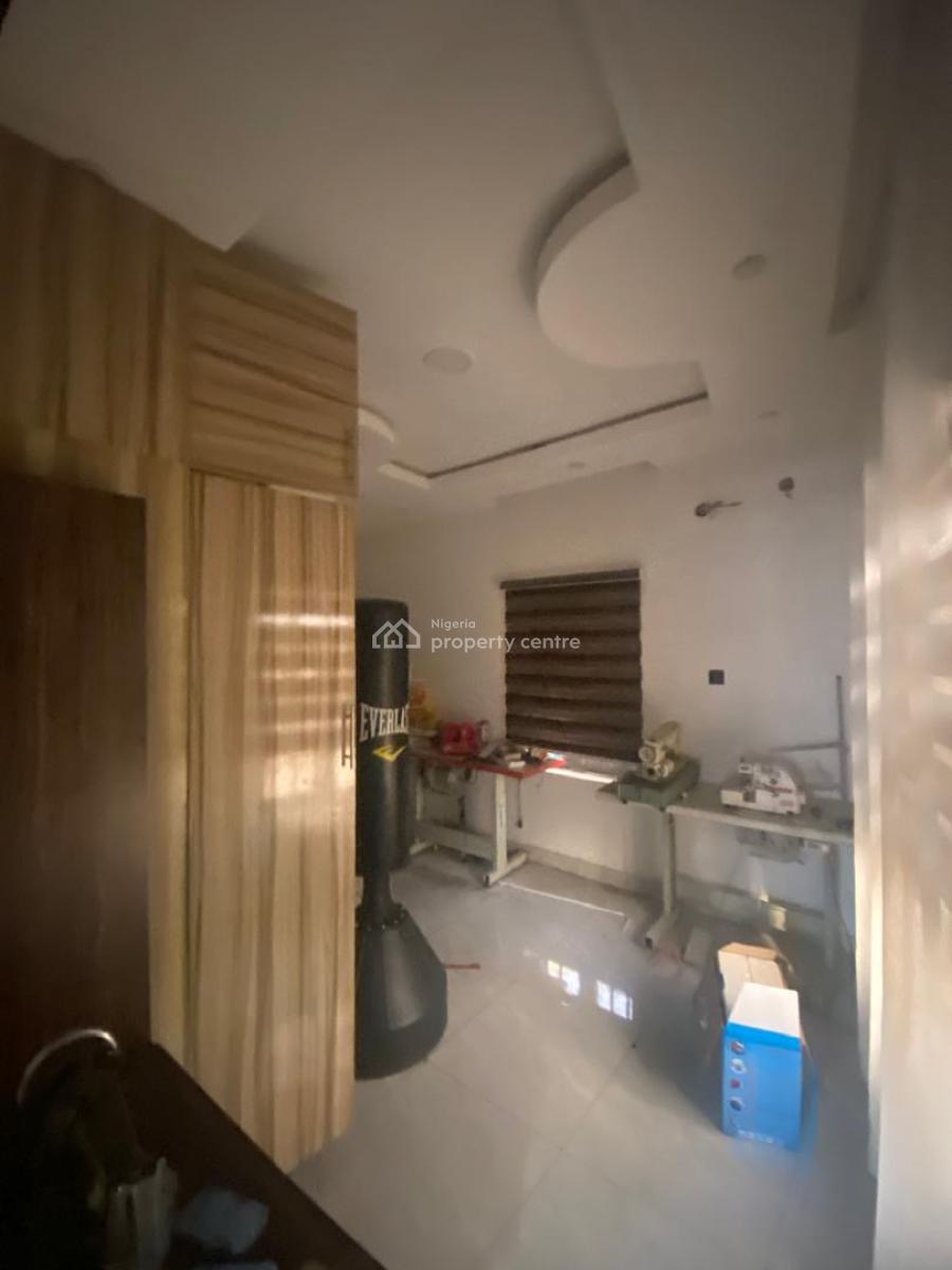 Clean 2 Bedroom Apartment in a Secured Neighbourhood, Omole Phase 2 Extension, Olowora, Magodo, Lagos, Flat / Apartment for Rent