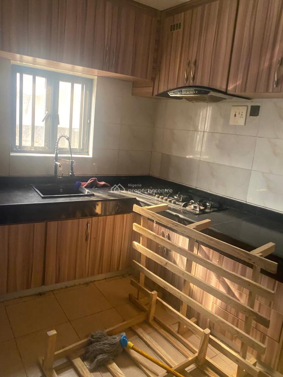 Clean 2 Bedroom Apartment in a Secured Neighbourhood, Omole Phase 2 Extension, Olowora, Magodo, Lagos, Flat / Apartment for Rent