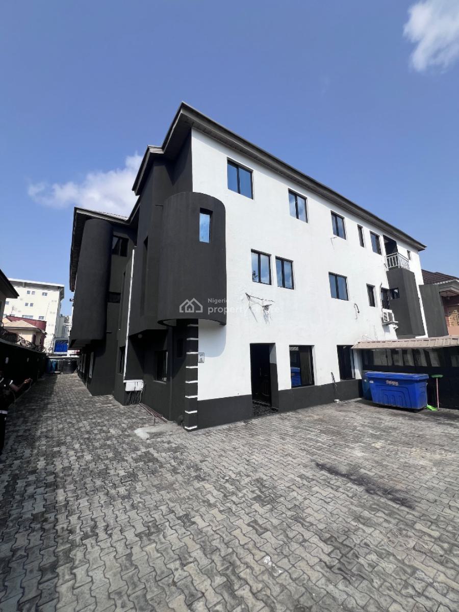 Standard 3 Bedroom Flat, 18b Caroline Street, Off Bisola Durosimi Etti Drive, Lekki Phase 1, La, Lekki, Lagos, Flat / Apartment for Rent