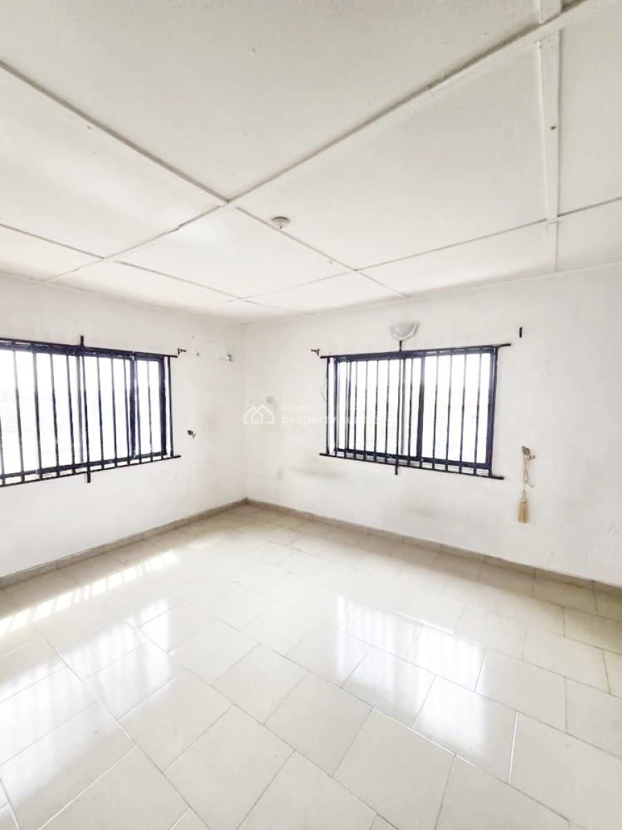 a Well Maintained Spacious 4 Bedroom Terrace Duplex, Omole Phase 2, Ikeja, Lagos, Terraced Duplex for Rent