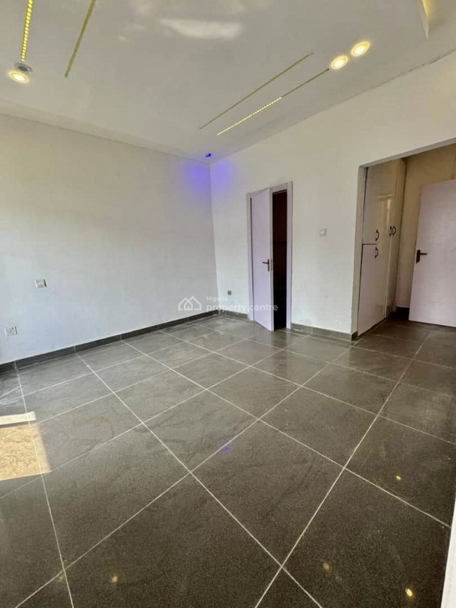 Distress Deal. Exquisite Spacious 4 Bedroom Semi Detached Duplex, Ikota, Lekki, Lagos, Semi-detached Duplex for Sale