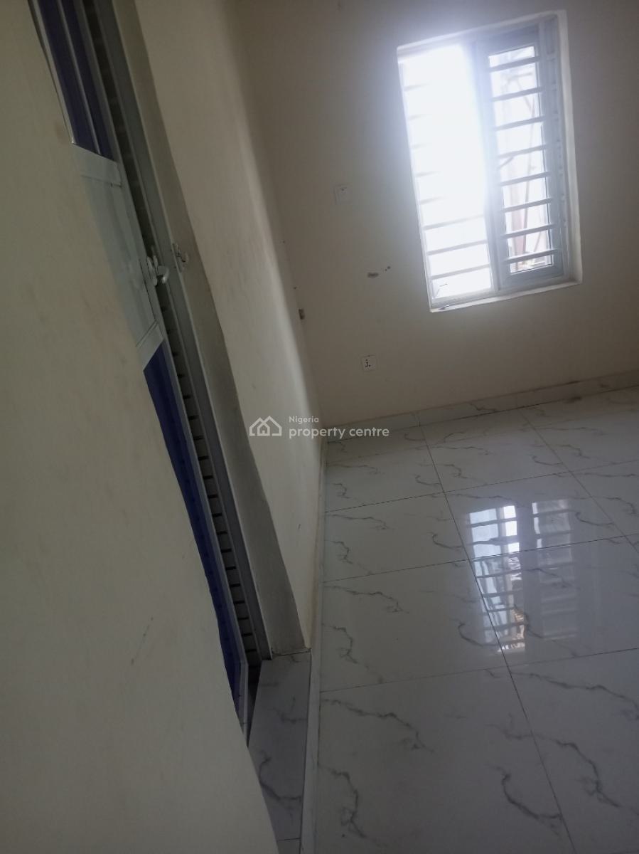 2 Bedrom Flat Available, 34 Newtown Estate, Ogombo, Ajah, Lagos, Flat / Apartment for Rent