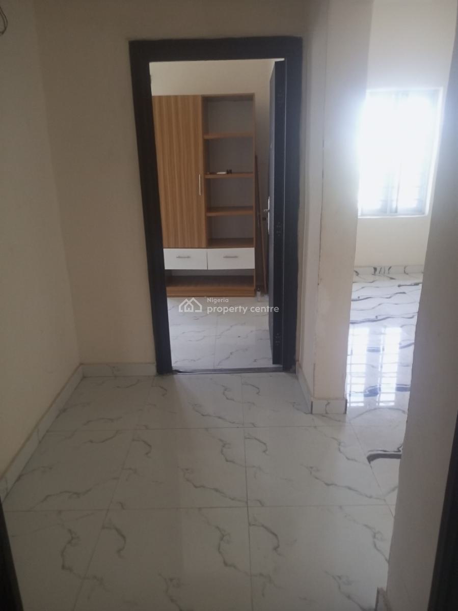 2 Bedrom Flat Available, 34 Newtown Estate, Ogombo, Ajah, Lagos, Flat / Apartment for Rent