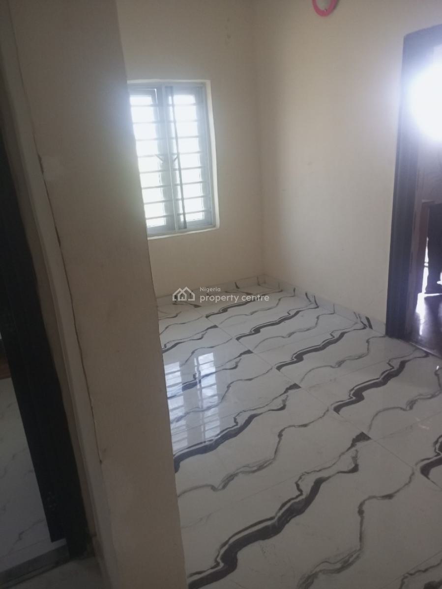 2 Bedrom Flat Available, 34 Newtown Estate, Ogombo, Ajah, Lagos, Flat / Apartment for Rent