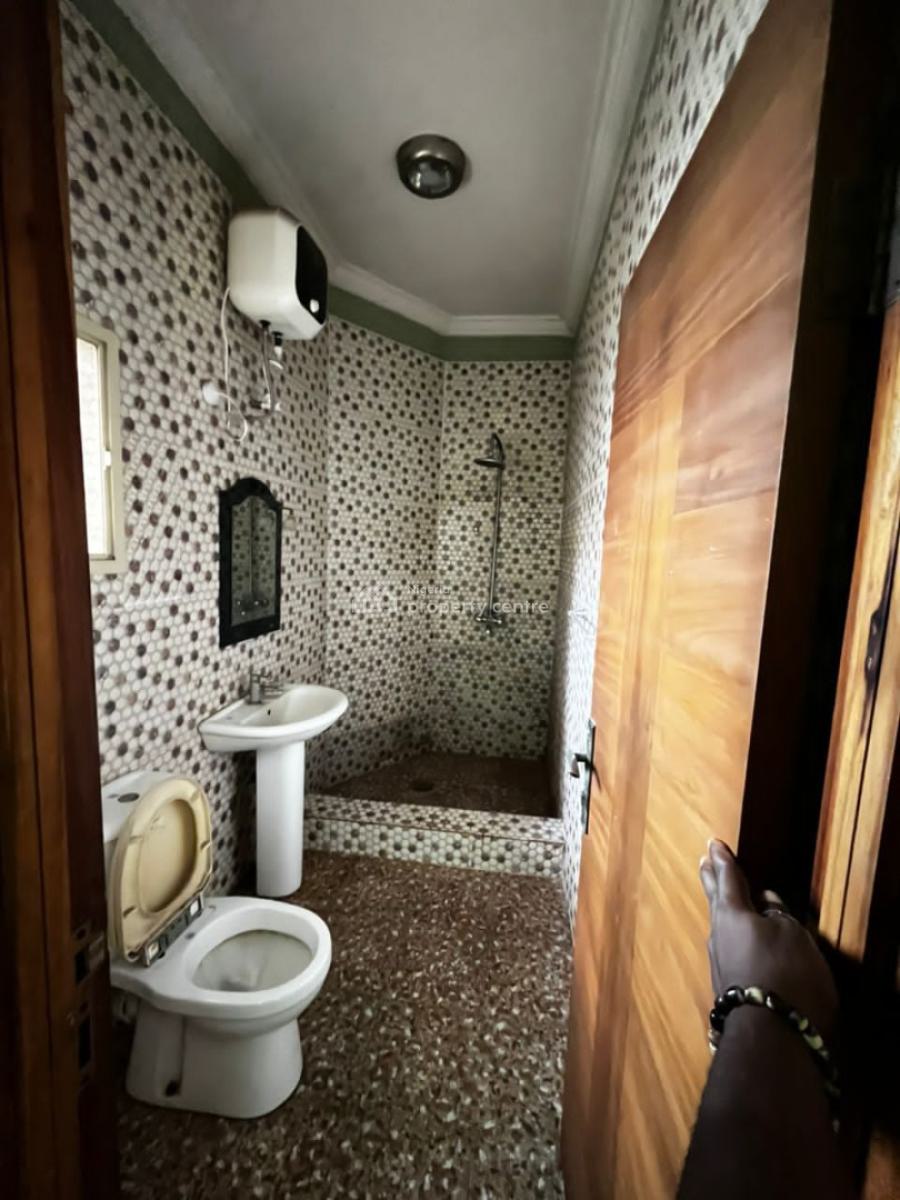 Spacious & Lovely 3 Bedroom Flat Apartment, Unilag Estate, Gra Phase 1, Magodo, Lagos, Flat / Apartment for Rent