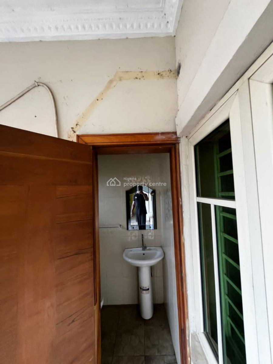 Spacious & Lovely 3 Bedroom Flat Apartment, Unilag Estate, Gra Phase 1, Magodo, Lagos, Flat / Apartment for Rent