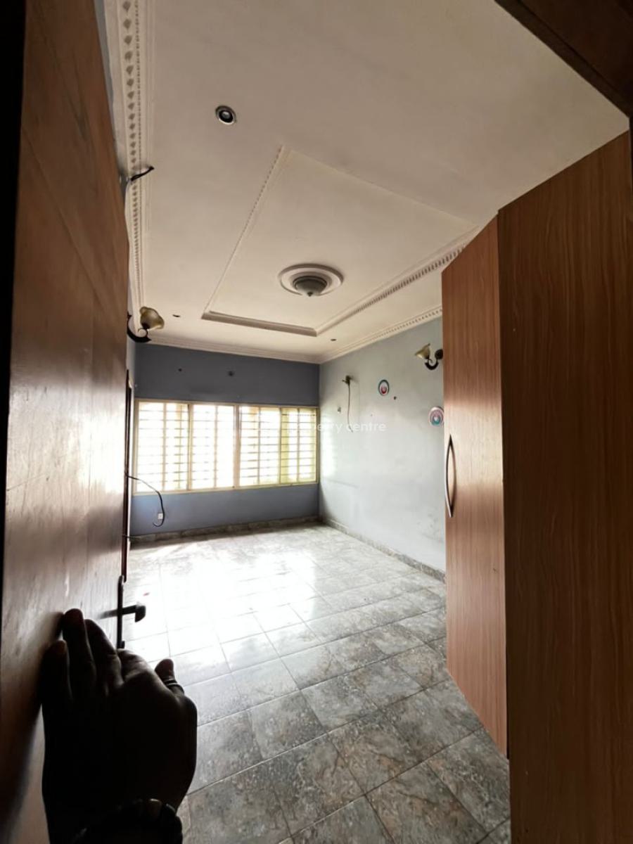 Spacious & Lovely 3 Bedroom Flat Apartment, Unilag Estate, Gra Phase 1, Magodo, Lagos, Flat / Apartment for Rent