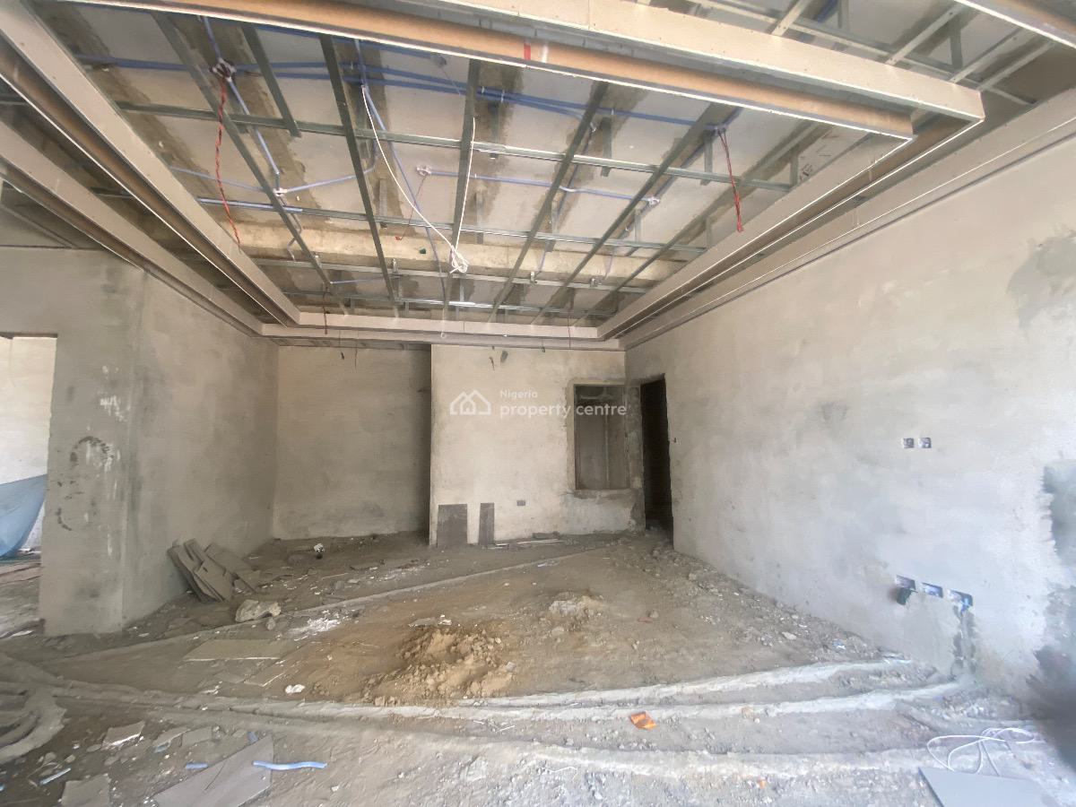 2 Bedroom Flat with a Swimming Pool & Elevator, Lekki Phase 1, Lekki, Lagos, Flat / Apartment for Sale