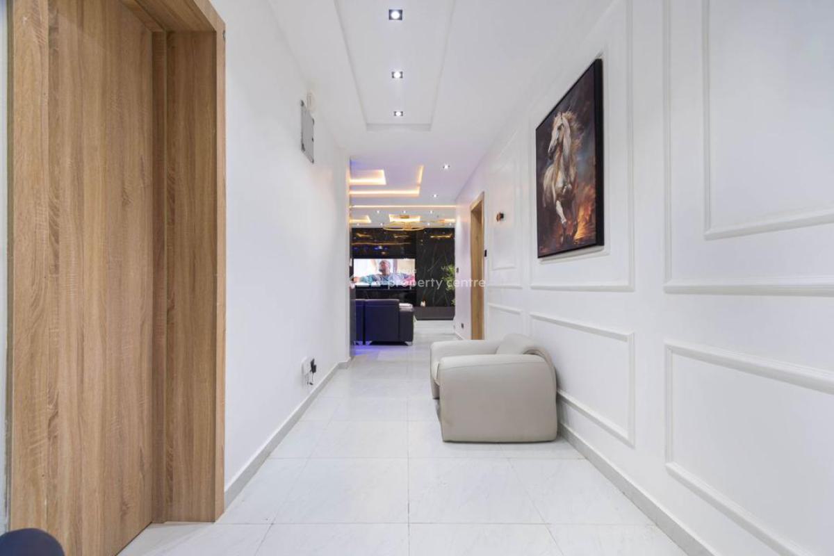 Premium 2bedroom with Rooftop Swimming Pool, Off Admiralty Way, Lekki Phase 1, Lekki, Lagos, Flat / Apartment Short Let