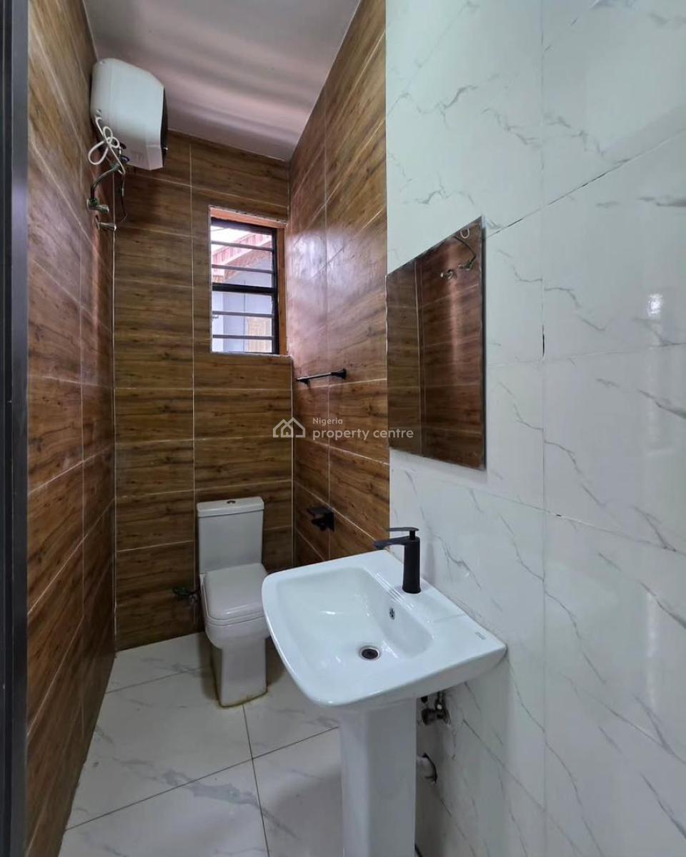 4 Bedrooms Semi Detached House with Bq, Chevron, Lekki, Lagos, Semi-detached Duplex for Sale