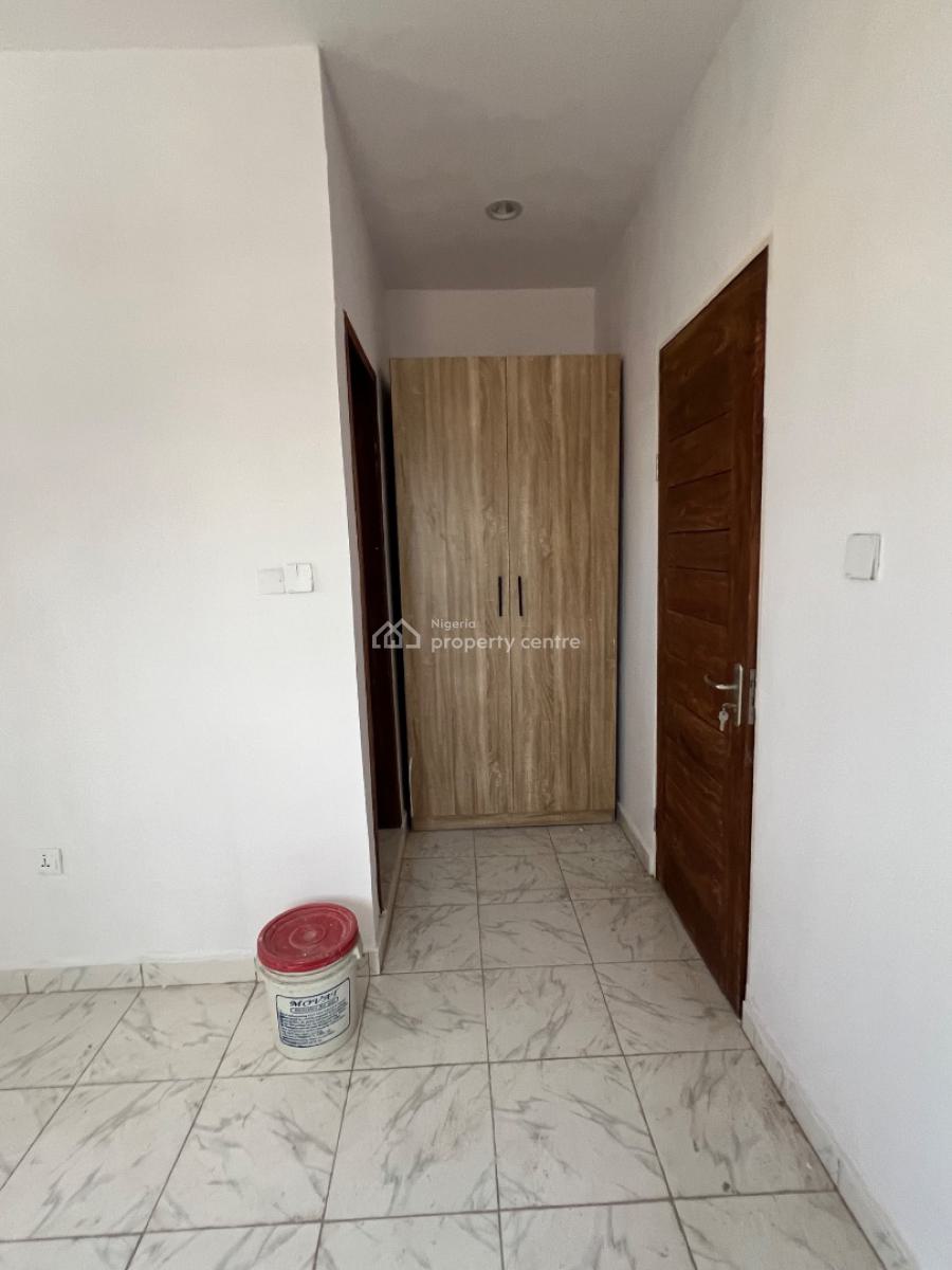 Massive 2 Bedroom Flat Upstairs, Ogunfayo Eputu, Eputu, Ibeju Lekki, Lagos, Flat / Apartment for Rent