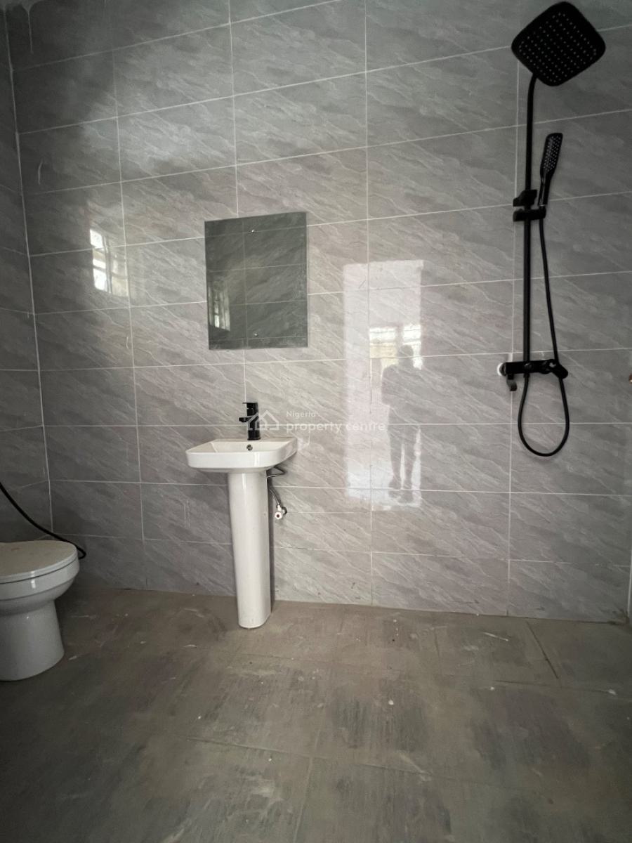 Massive 2 Bedroom Flat Upstairs, Ogunfayo Eputu, Eputu, Ibeju Lekki, Lagos, Flat / Apartment for Rent