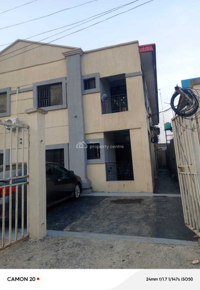 Executive Wonderful 3 Bedroom Flat, Off Ogun Lana Drive, Surulere, Lagos, Flat / Apartment for Rent