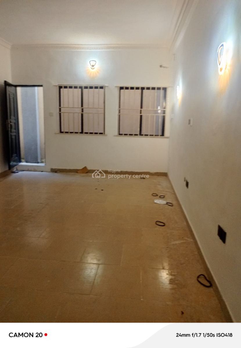 Executive Wonderful 3 Bedroom Flat, Off Ogun Lana Drive, Surulere, Lagos, Flat / Apartment for Rent