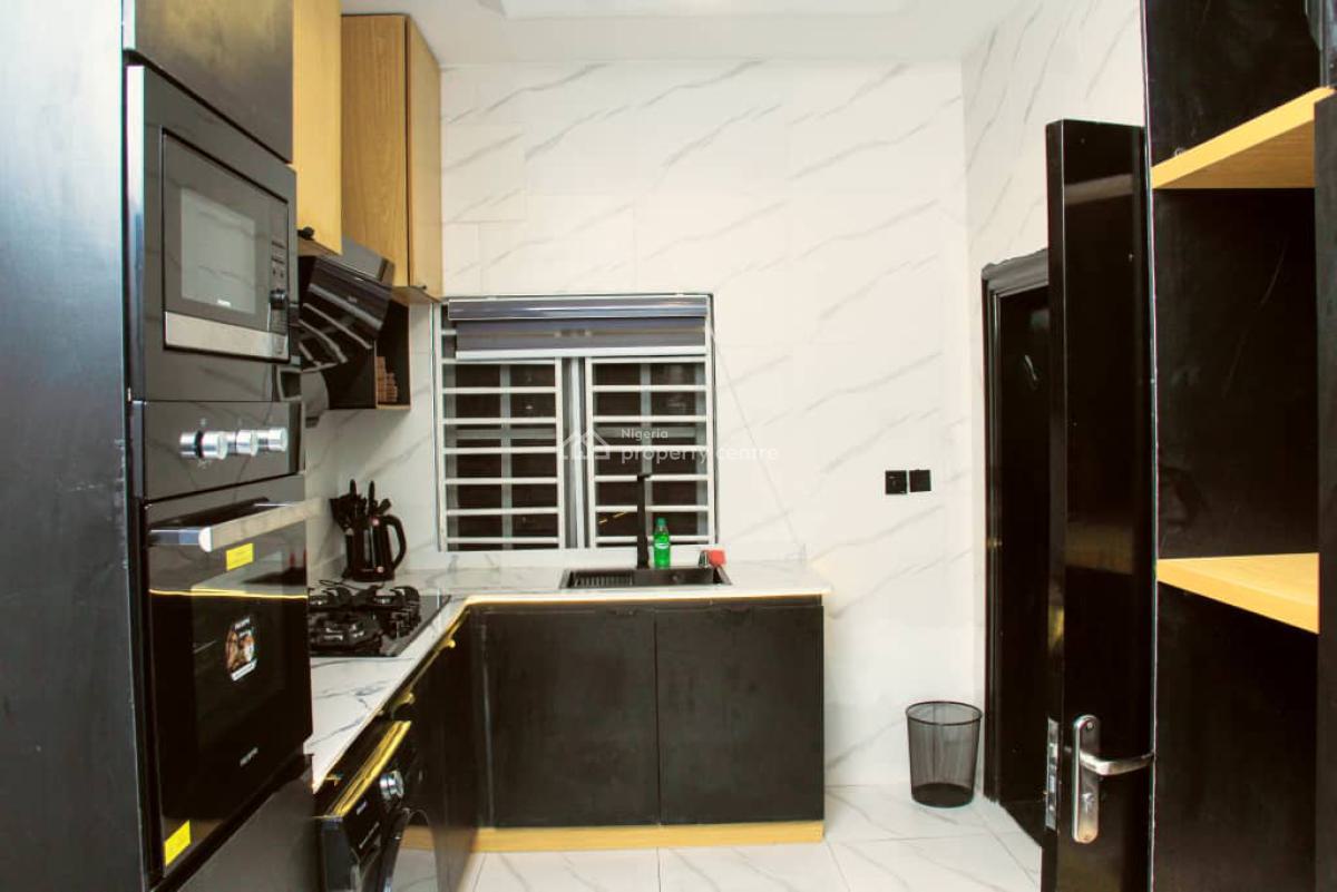 Nicely Furnished 3 Bedroom Apartment, Victoria Island (vi), Lagos, Flat / Apartment Short Let