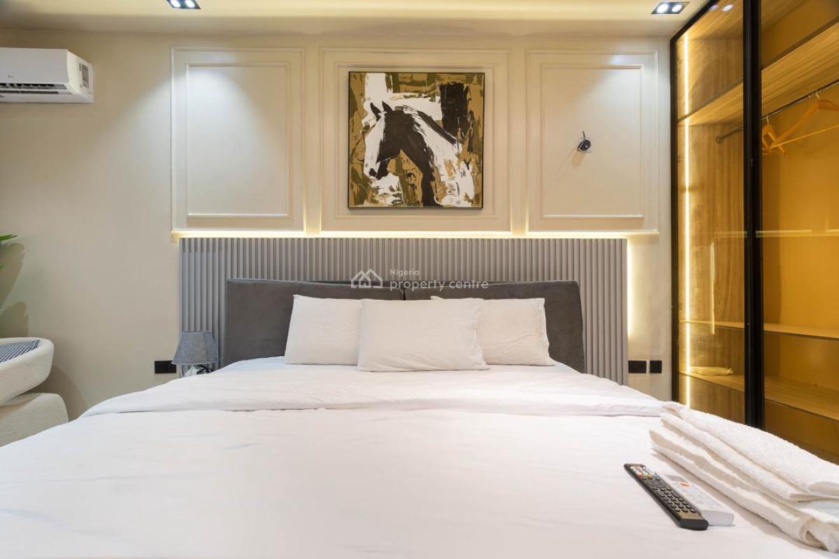 Introducing Our Fresh 3 Bdr Apartment + Gym, Pool & Double Balcony ️, Old Ikoyi, Ikoyi, Lagos, Flat / Apartment Short Let