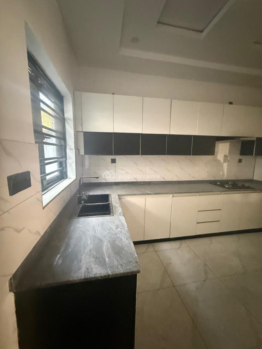 Brand New Master Bedroom, Ologolo, Lekki, Lagos, Flat / Apartment for Rent