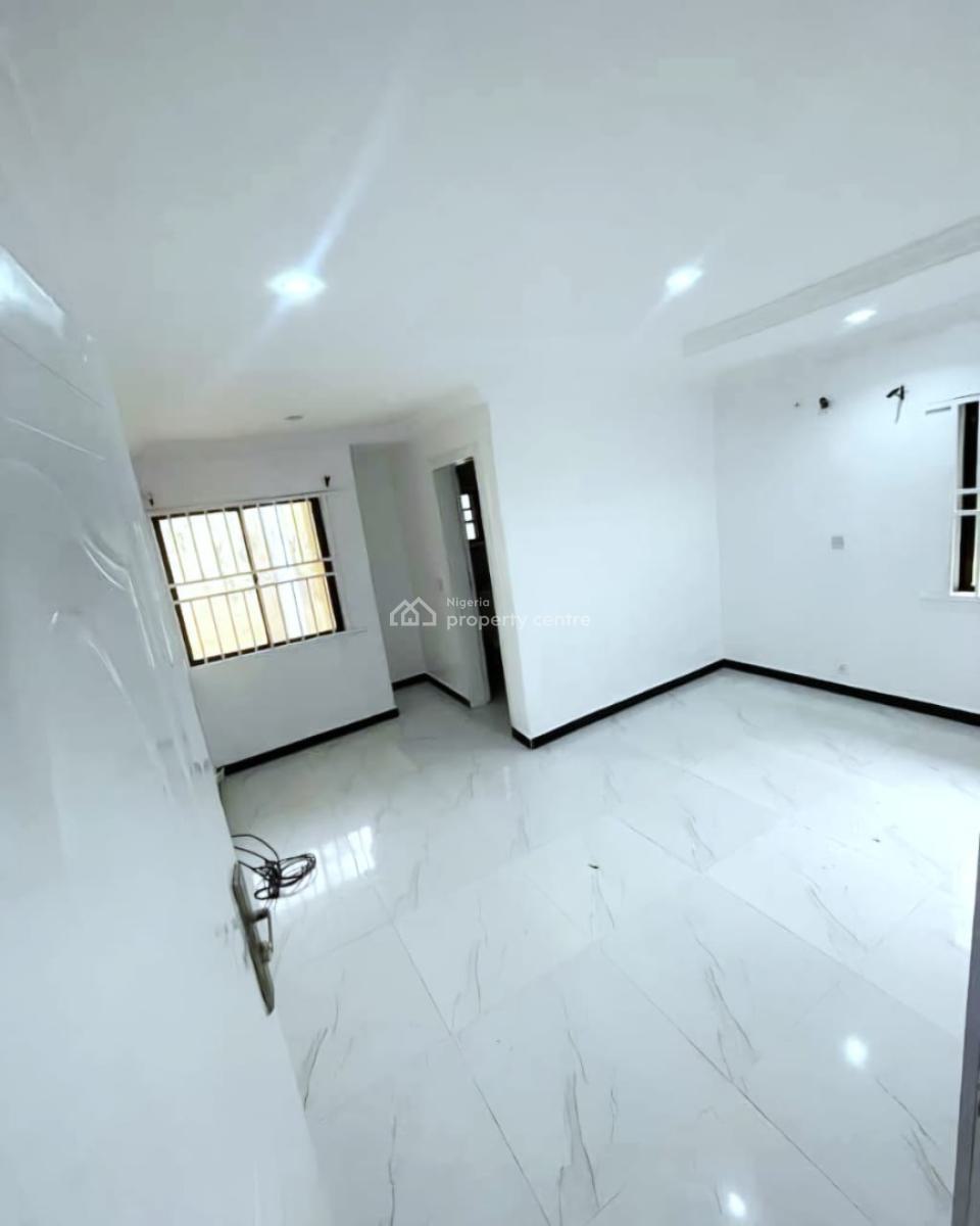 Spacious 2 Bedrooms Semi-detached Bungalow, Lekki Phase 1, Lekki, Lagos, Semi-detached Bungalow for Rent