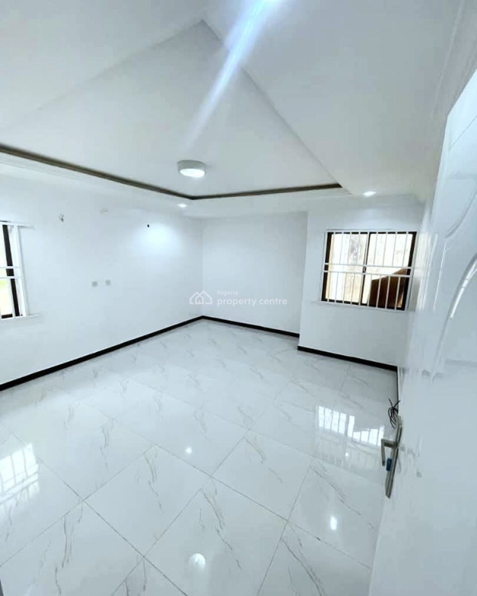 Spacious 2 Bedrooms Semi-detached Bungalow, Lekki Phase 1, Lekki, Lagos, Semi-detached Bungalow for Rent