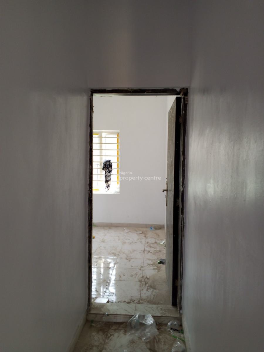 Luxury Newly Built 2 Bedroom, Off Ayelegun Road Bucknor, Isolo, Lagos, Flat / Apartment for Rent
