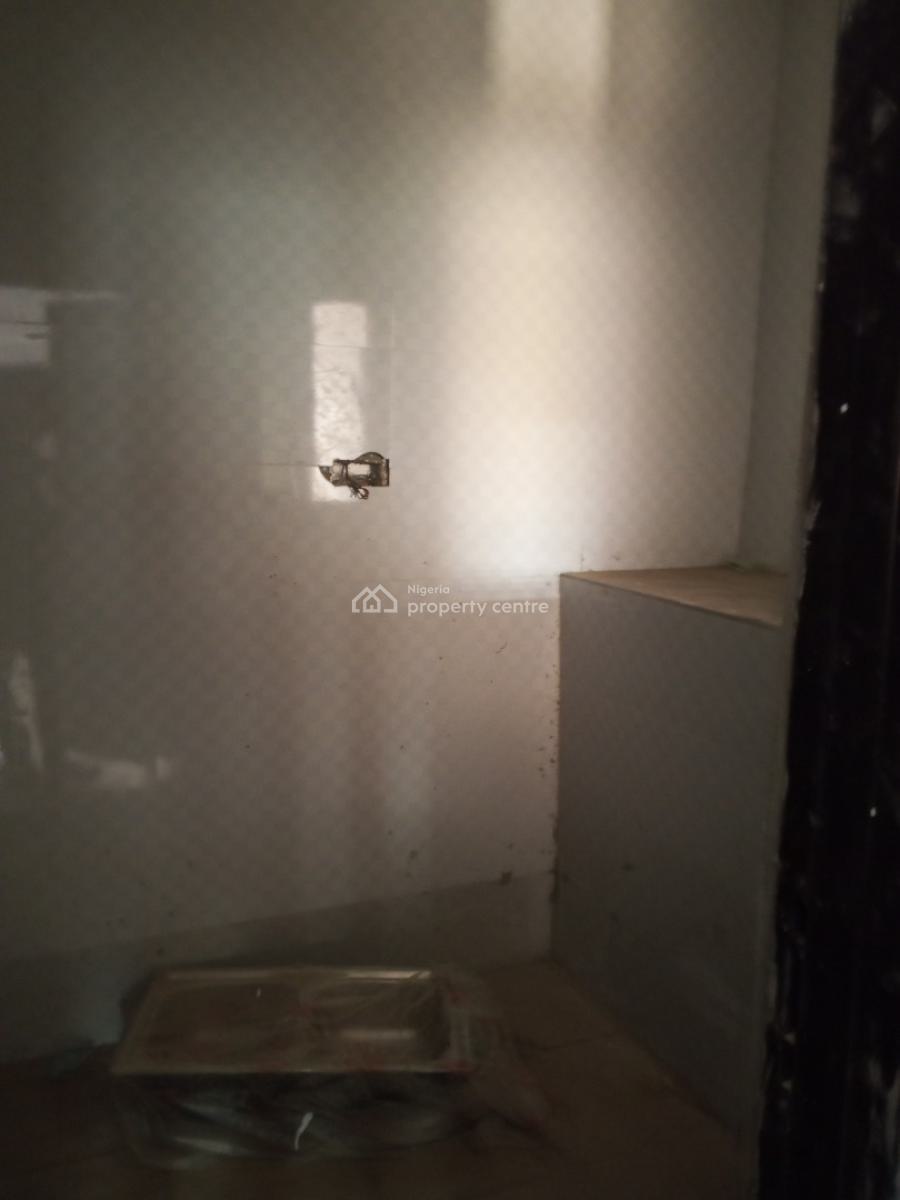 Luxury Newly Built 2 Bedroom, Off Ayelegun Road Bucknor, Isolo, Lagos, Flat / Apartment for Rent