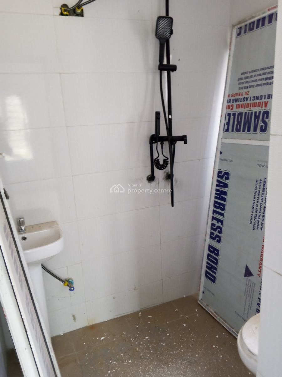 Luxury Newly Built 2 Bedroom, Off Ayelegun Road Bucknor, Isolo, Lagos, Flat / Apartment for Rent