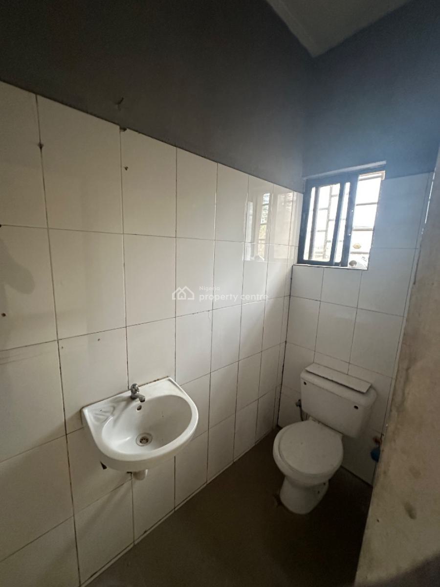 Spacious One Bedroom Flat with a Mini Compound, 5th Avenue, Gwarinpa, Abuja, Mini Flat (room and Parlour) for Rent