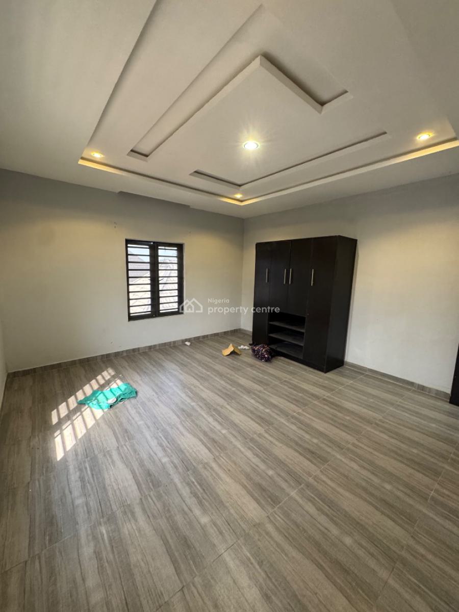 Luxury 2 Bedroom Flat Upstairs, 34 Silver Crest Garden Estate, Ajah, Lagos, Flat / Apartment for Rent