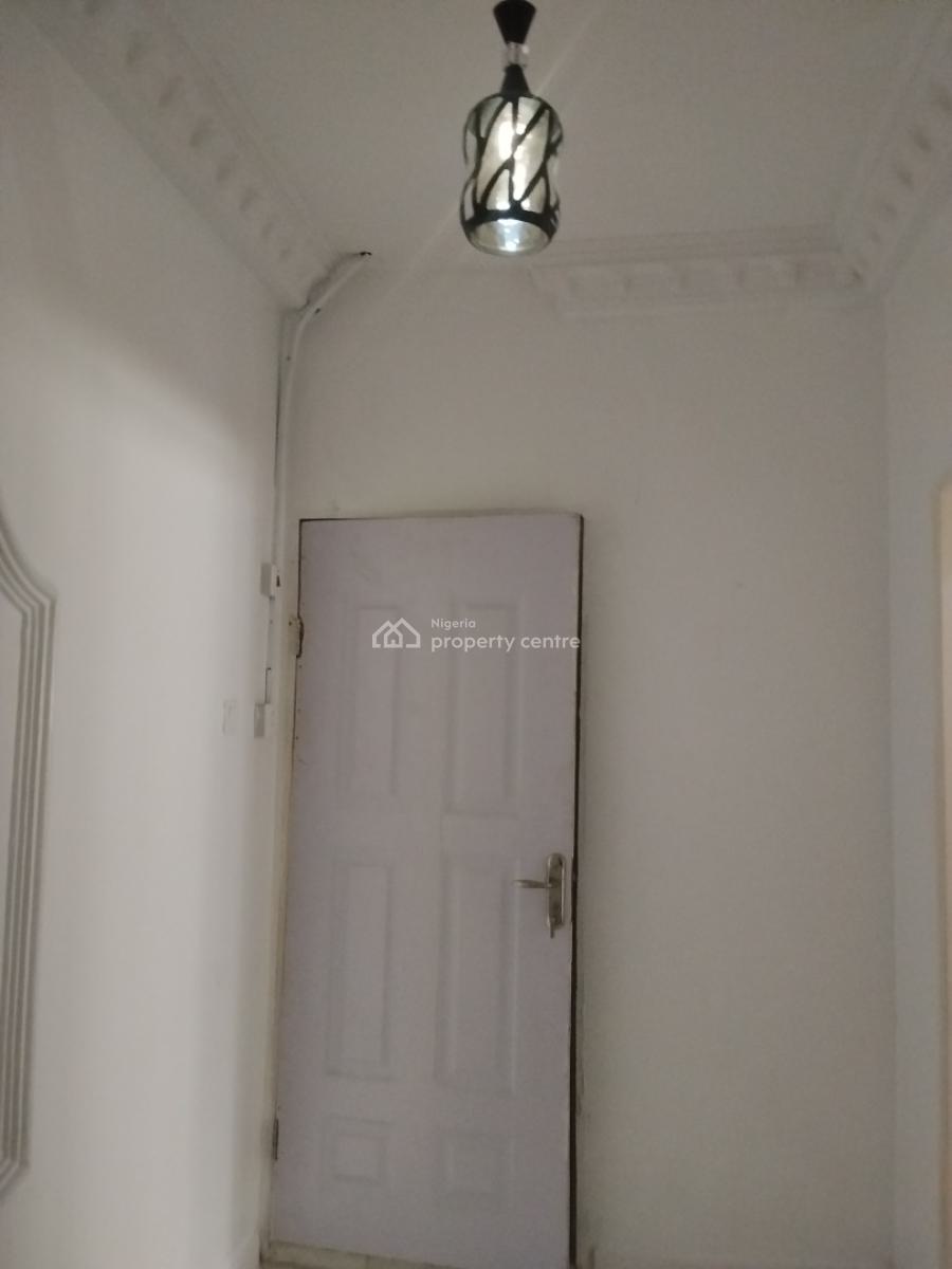 Big Studio Apartment, Rahman Adeboyejo Estate, Lekki Phase 1, Lekki, Lagos, Flat / Apartment for Rent