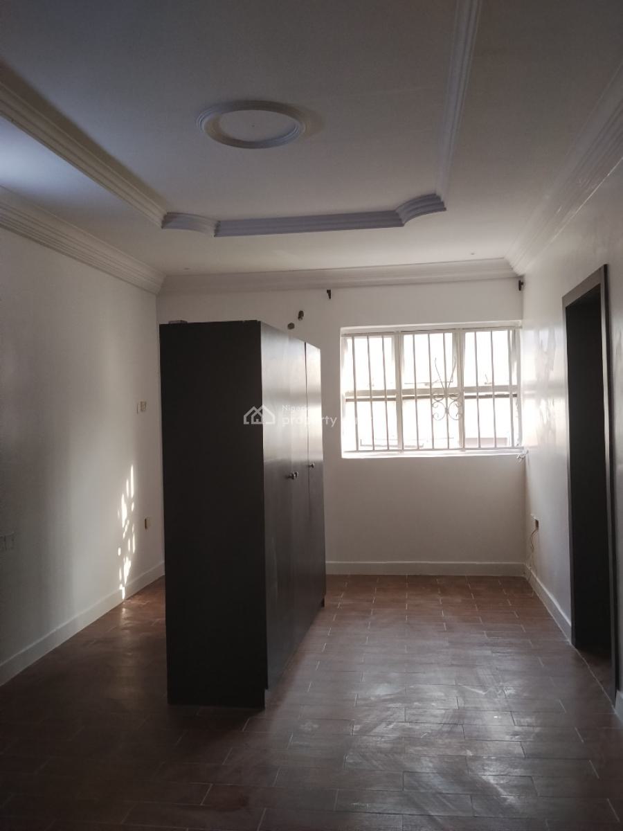 Big Studio Apartment, Rahman Adeboyejo Estate, Lekki Phase 1, Lekki, Lagos, Flat / Apartment for Rent