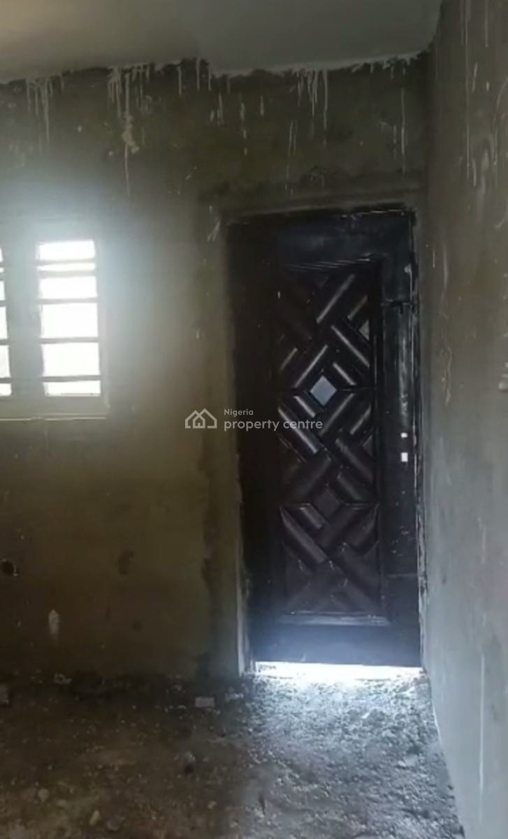 Own 2 Bedroom Apartment, Adekunle, Yaba, Lagos, Flat / Apartment for Sale