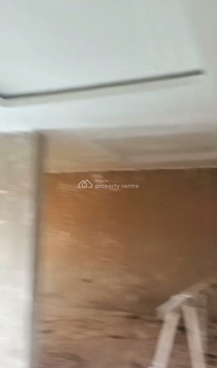 Own 2 Bedroom Apartment, Adekunle, Yaba, Lagos, Flat / Apartment for Sale