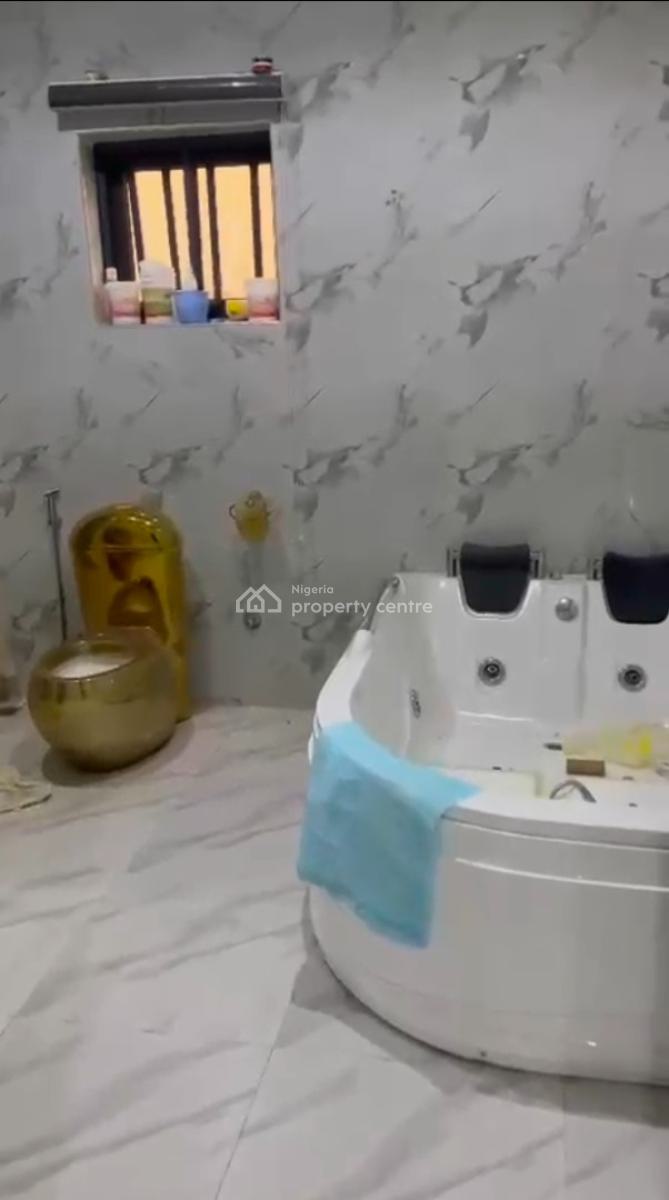 Distress 5 Bedroom Duplex with Swimming Pool and Big Generator, Abuja, Lugbe District, Abuja, Detached Duplex for Sale