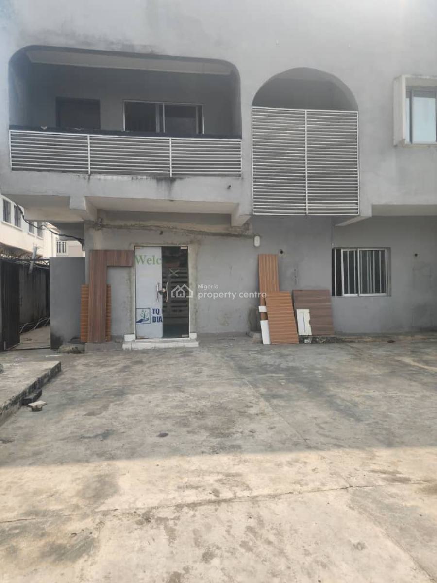 5 Bedroom Semi Detached House + 2 Bq, Lekki Phase 1, Lekki, Lagos, Semi-detached Duplex for Rent
