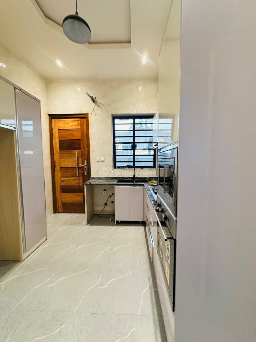 Spaciously Built 4 Bedroom Terrace Duplex with Bq, Vgc, Lekki, Lagos, Terraced Duplex for Rent