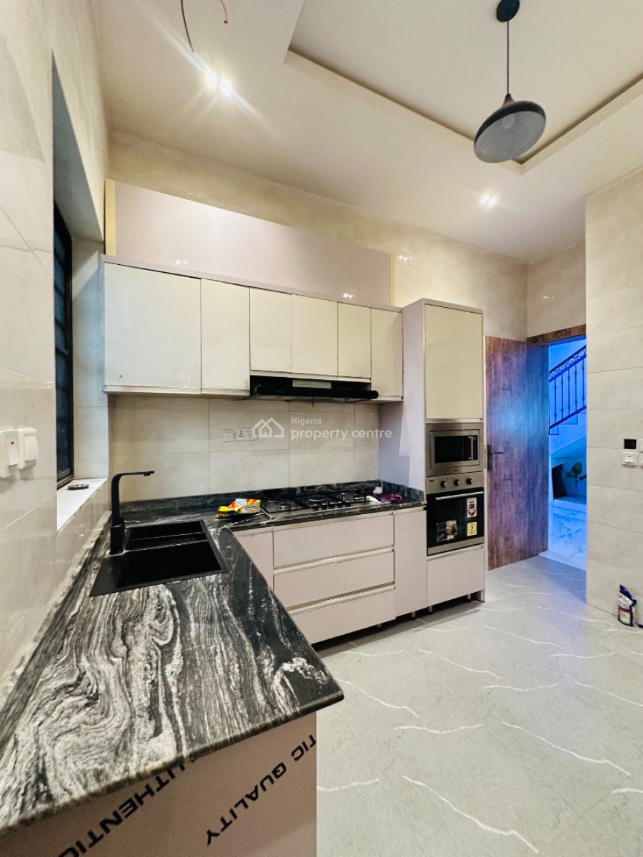 Spaciously Built 4 Bedroom Terrace Duplex with Bq, Vgc, Lekki, Lagos, Terraced Duplex for Rent