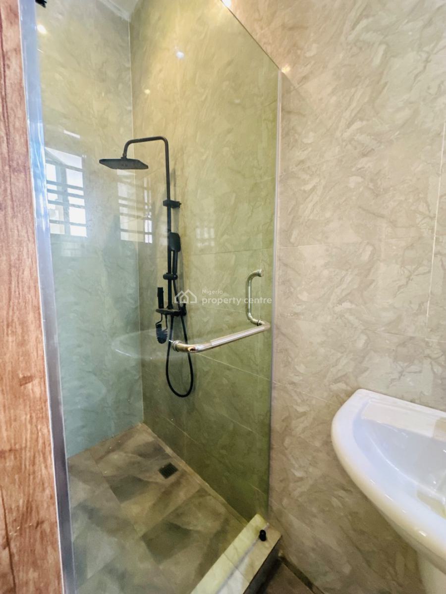 Spaciously Built 4 Bedroom Terrace Duplex with Bq, Vgc, Lekki, Lagos, Terraced Duplex for Rent