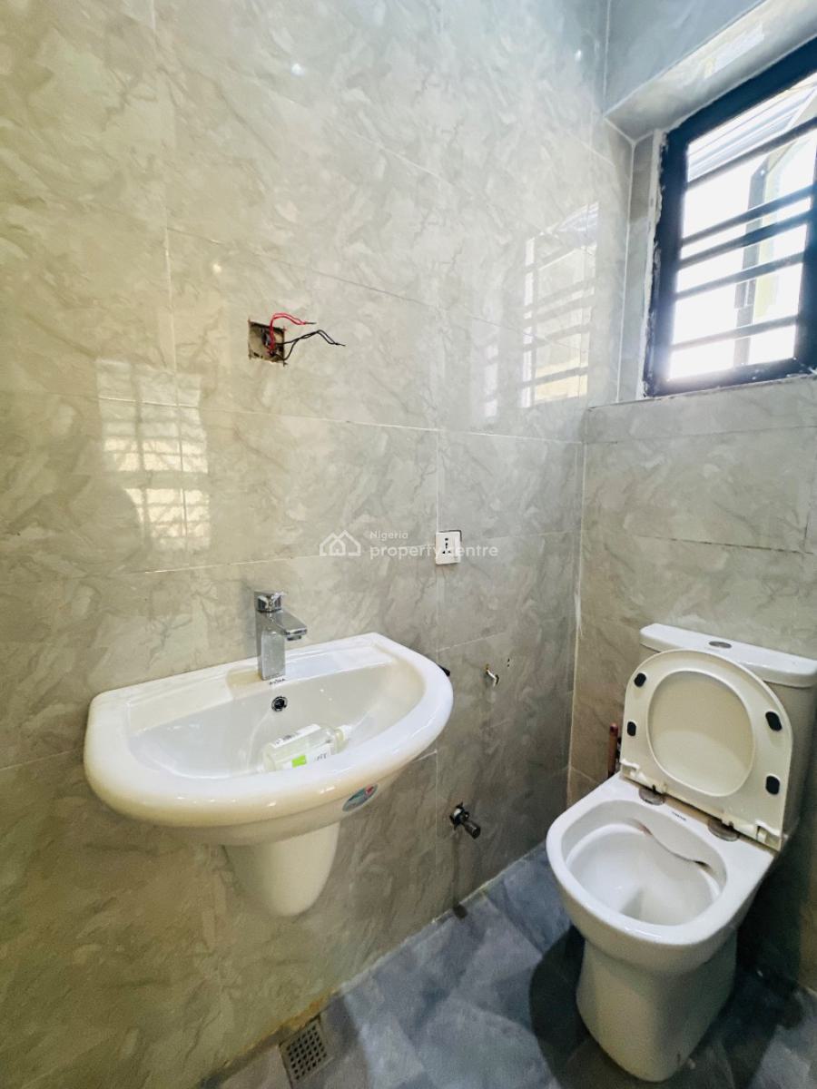 Spaciously Built 4 Bedroom Terrace Duplex with Bq, Vgc, Lekki, Lagos, Terraced Duplex for Rent