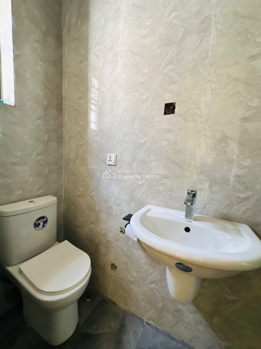 Spaciously Built 4 Bedroom Terrace Duplex with Bq, Vgc, Lekki, Lagos, Terraced Duplex for Rent