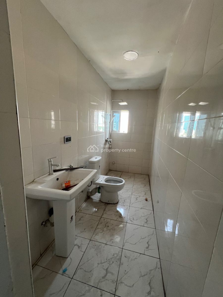 Open Plan Commercial Penthouse with Ample Ground Floor Parking, Victoria Island (vi), Lagos, Commercial Property for Rent