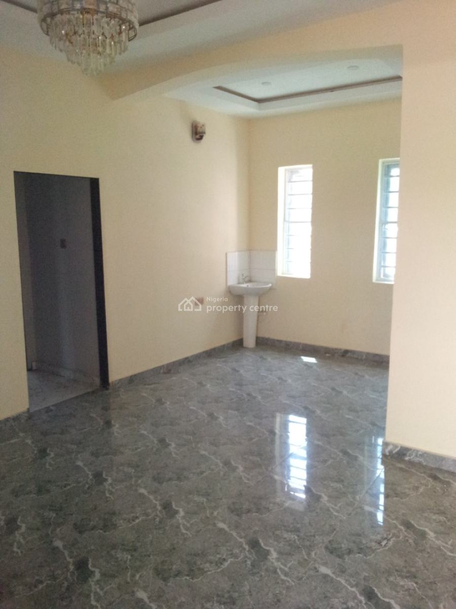 Sharp and Spacious 3 Bedrooms, Okota, Isolo, Lagos, Flat / Apartment for Rent