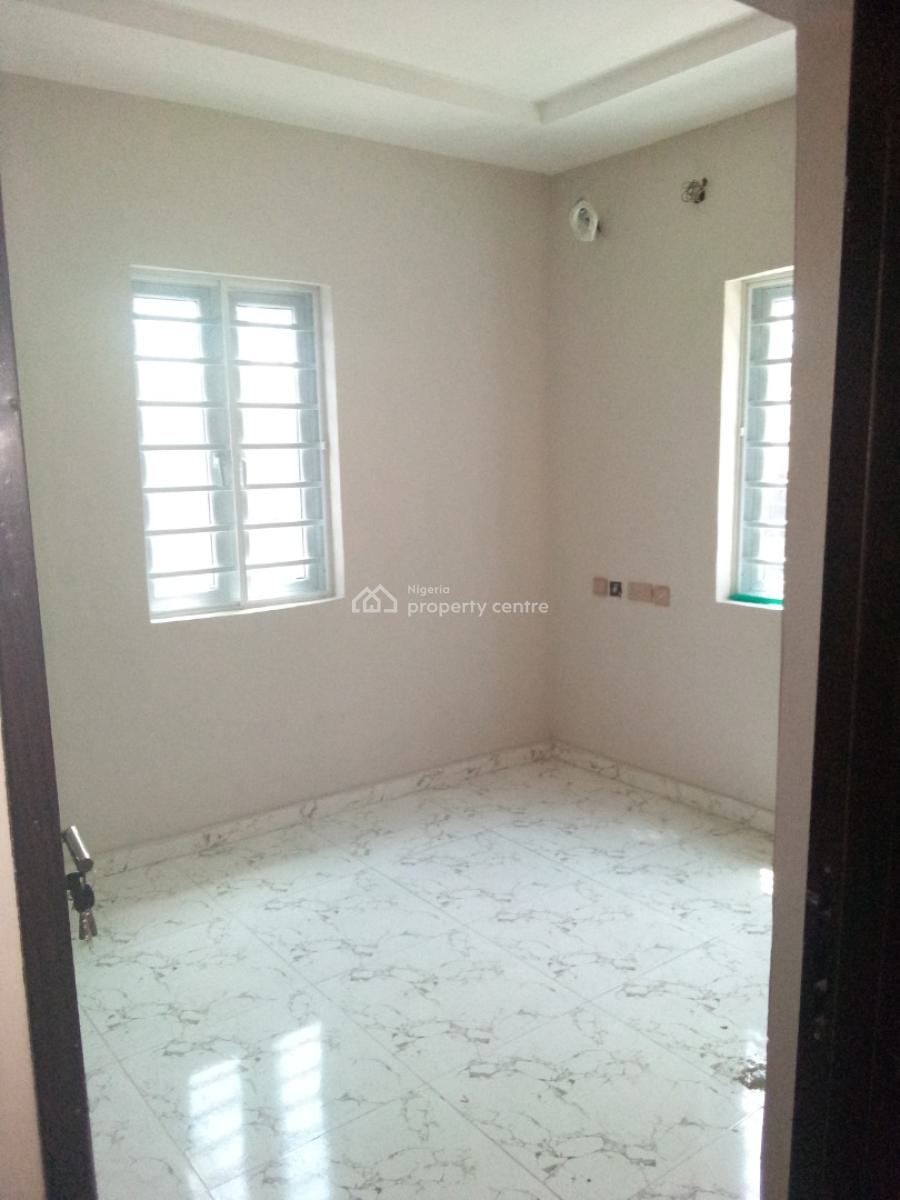 Sharp and Spacious 3 Bedrooms, Okota, Isolo, Lagos, Flat / Apartment for Rent