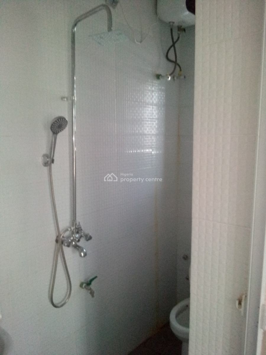 Sharp and Spacious 3 Bedrooms, Okota, Isolo, Lagos, Flat / Apartment for Rent