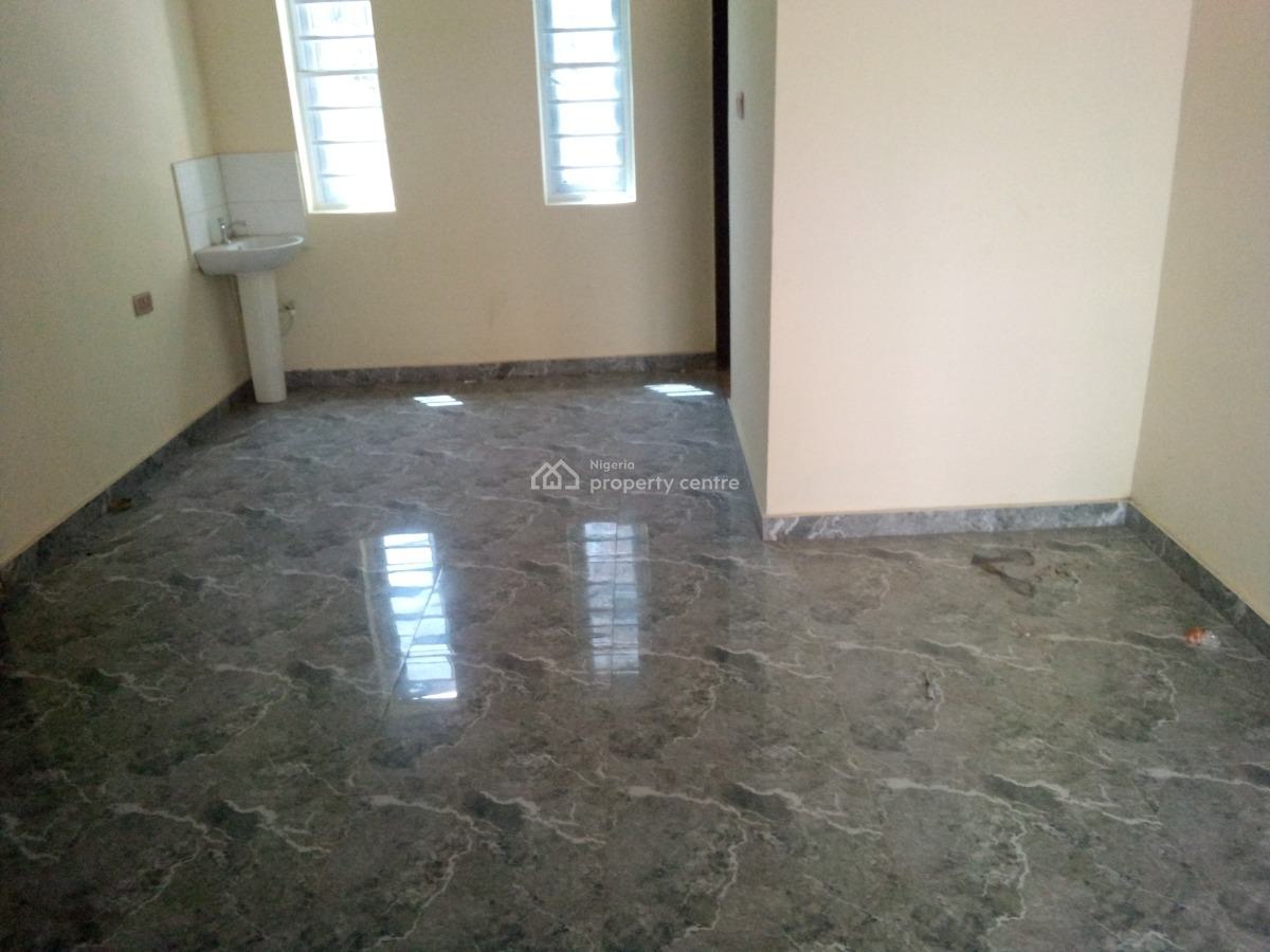 Sharp and Spacious 3 Bedrooms, Okota, Isolo, Lagos, Flat / Apartment for Rent