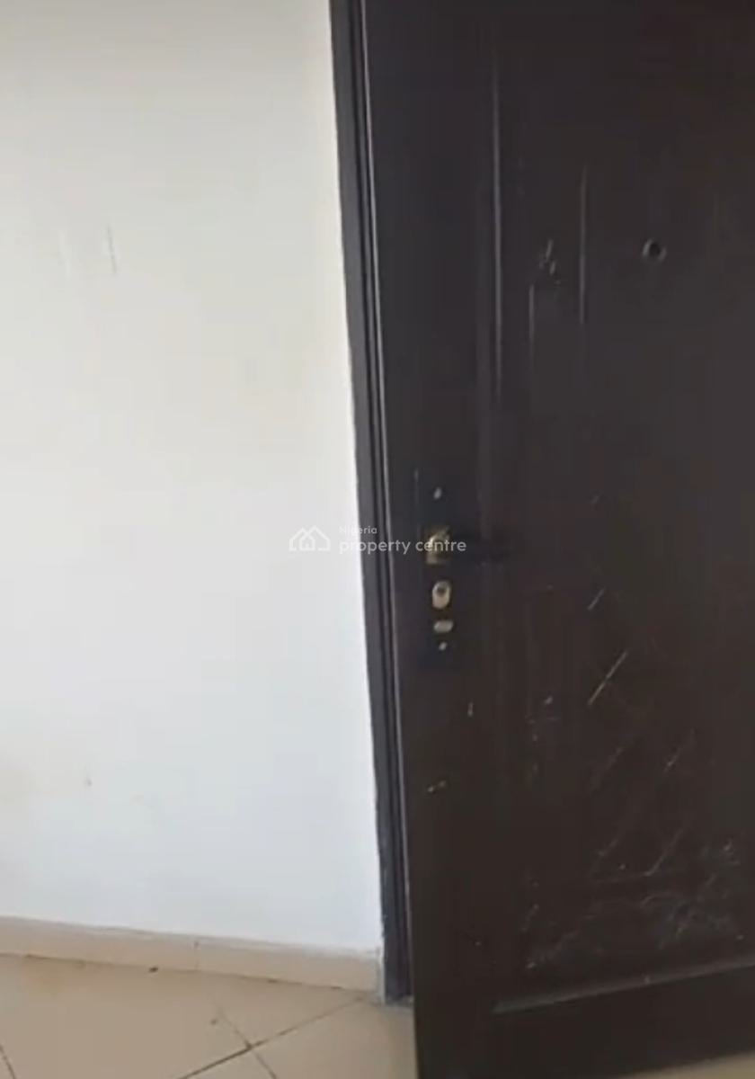 Spacious and Neat 2 Bedroom Flat Upstairs with Plenty Air, Around Vgc, Ikota, Lekki, Lagos, Flat / Apartment for Rent