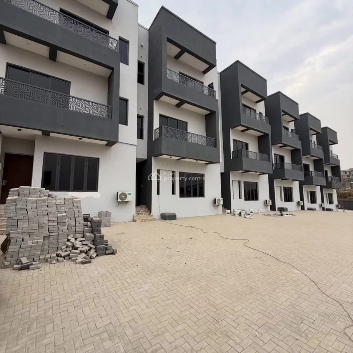 Brand New Spacious 4 Bedrooms Serviced Duplex,bq, Gym, Guzape District, Abuja, Terraced Duplex for Sale