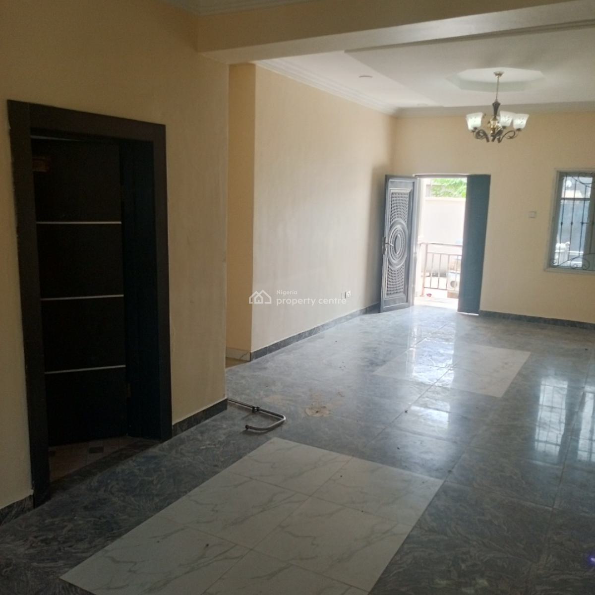 Sharp and Spacious 3bedroom Apartment (downstairs), Fountain Estate Badore Ajah-lekki, Badore, Ajah, Lagos, Flat / Apartment for Rent