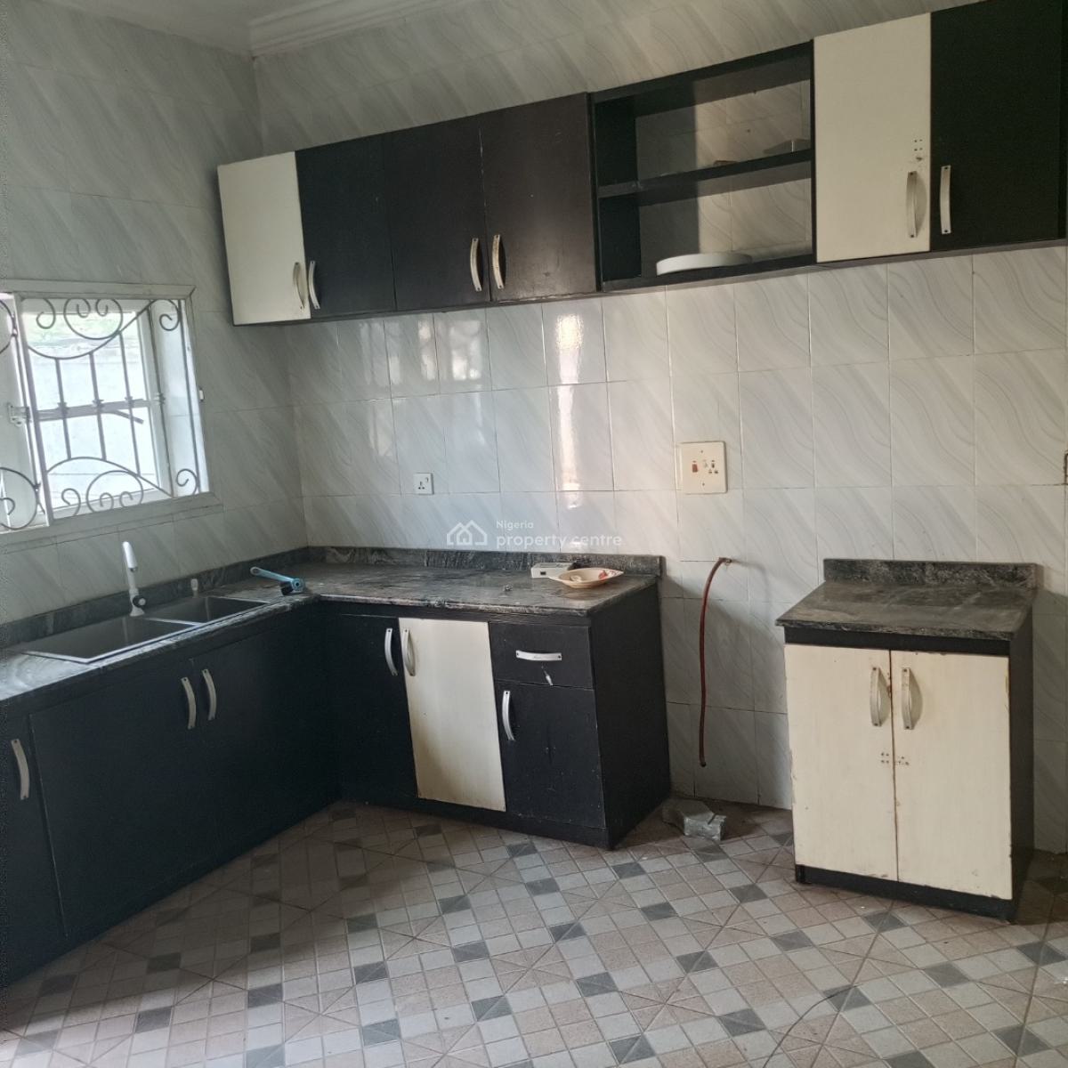 Sharp and Spacious 3bedroom Apartment (downstairs), Fountain Estate Badore Ajah-lekki, Badore, Ajah, Lagos, Flat / Apartment for Rent