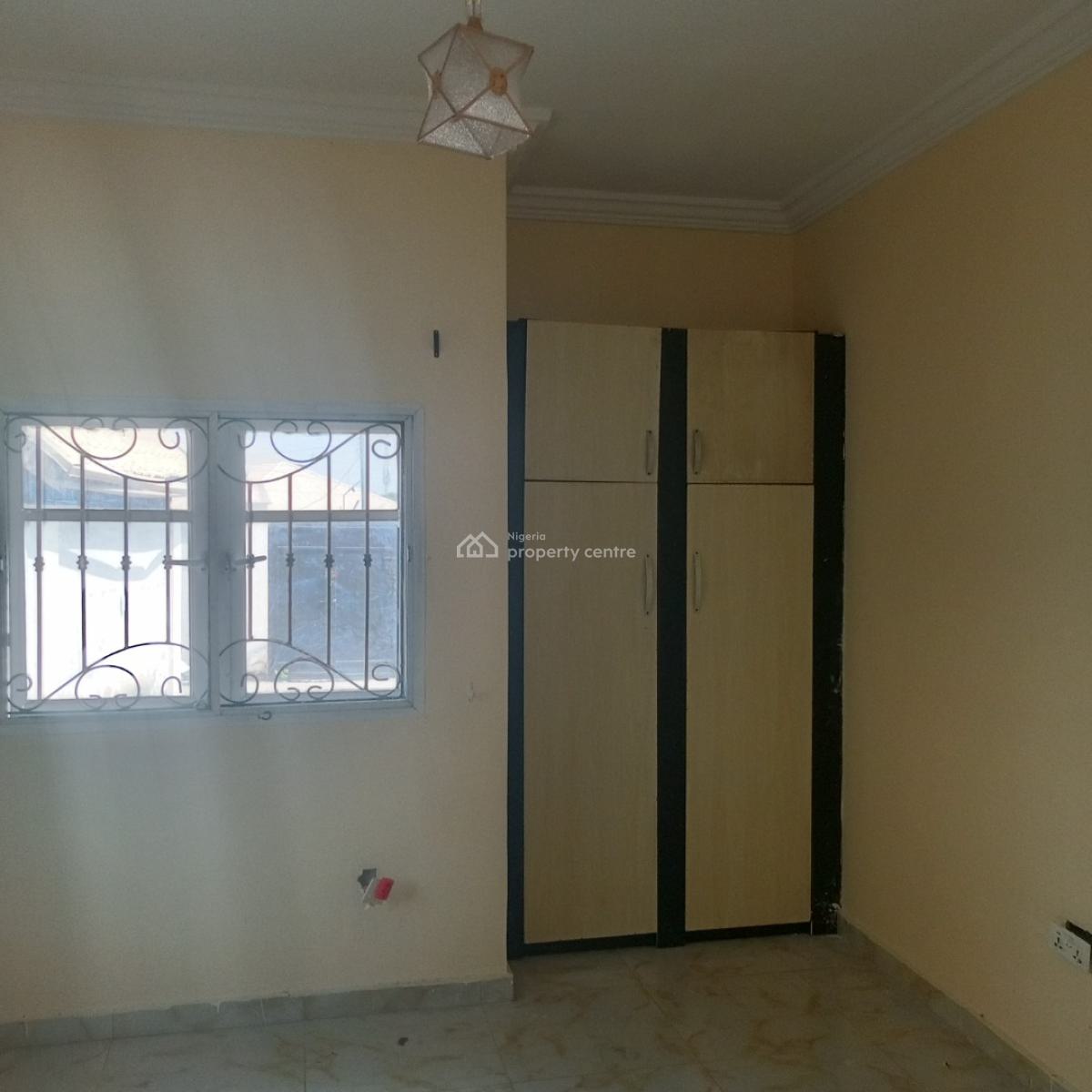 Sharp and Spacious 3bedroom Apartment (downstairs), Fountain Estate Badore Ajah-lekki, Badore, Ajah, Lagos, Flat / Apartment for Rent